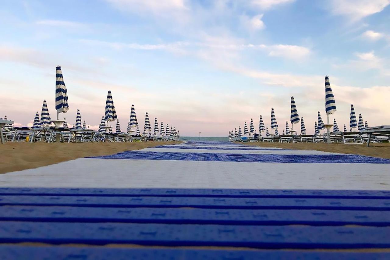 Hotel Ondina Lido di Jesolo Kültér fotó